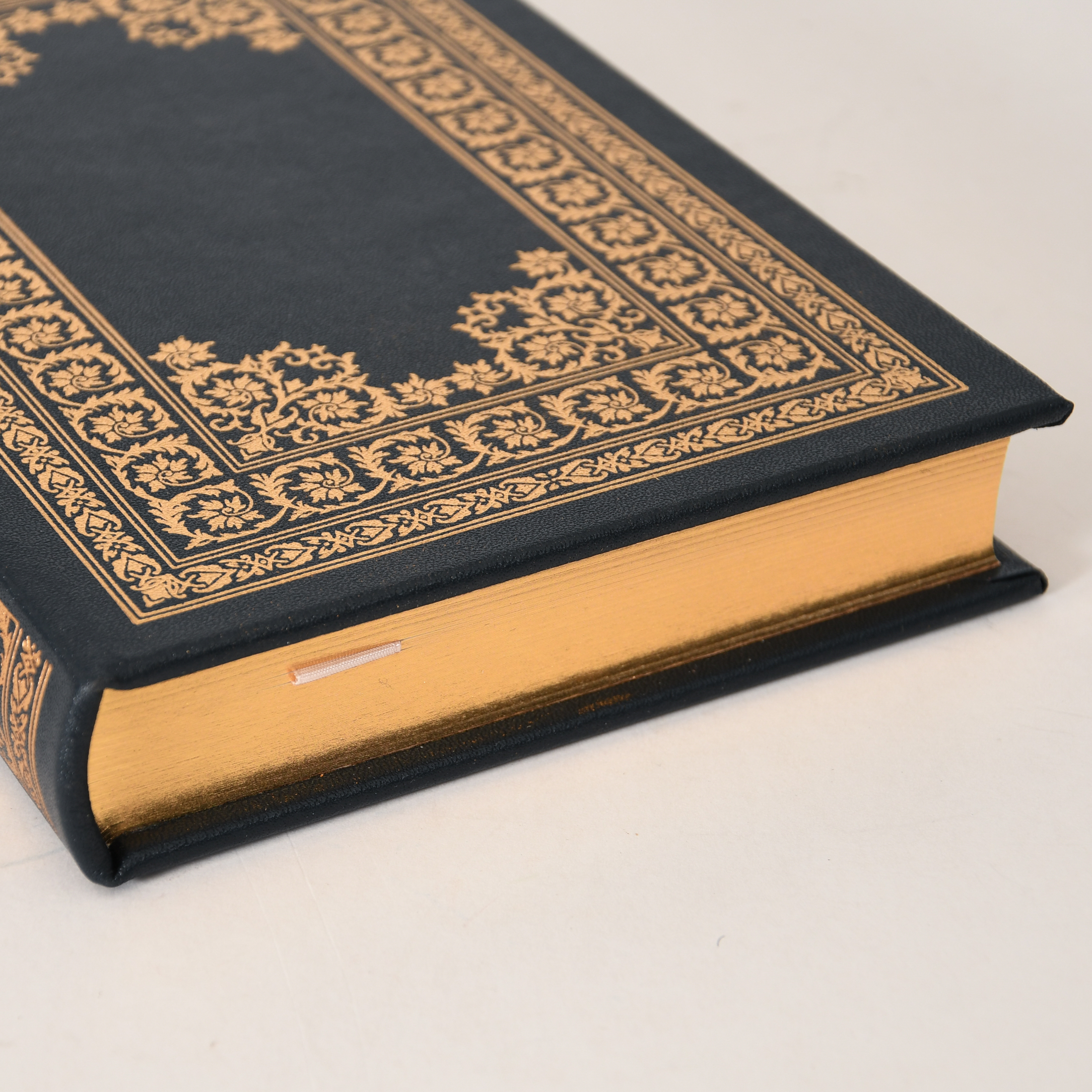 Robinson Crusoe by Daniel Defoe, Easton Press - Image 4