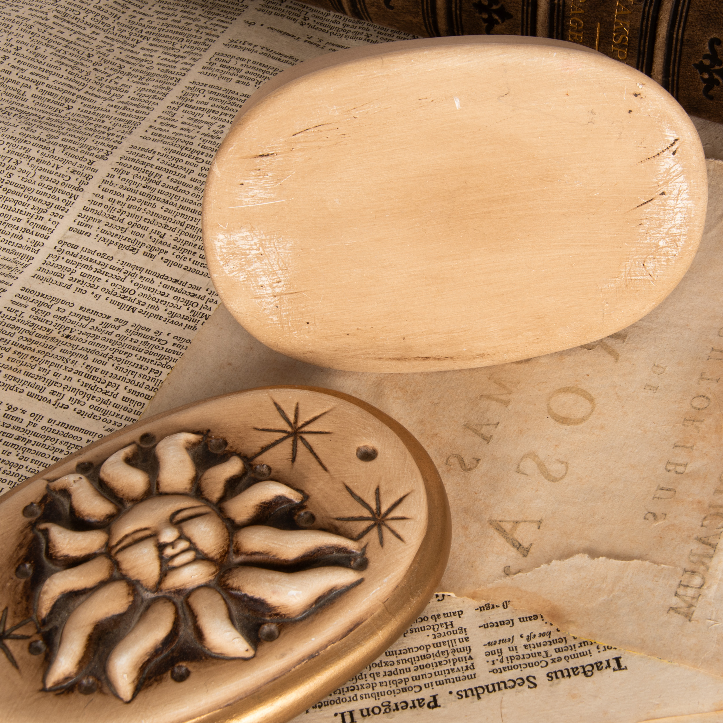 Ceramic Moon Sign Trinket Box - Image 3