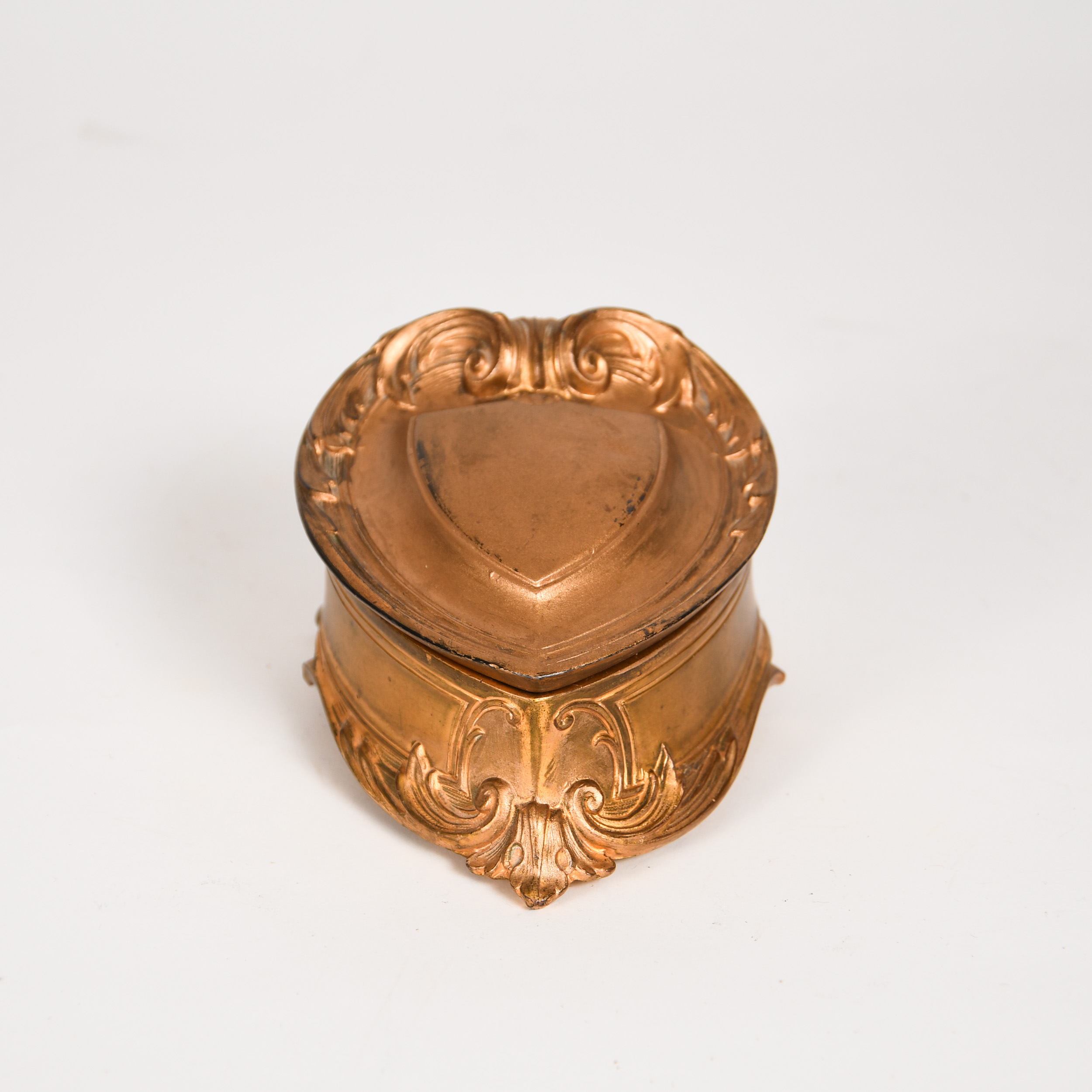Antique Victorian Double Cameo Brooch with Heart Shaped Jewelry Casket - Image 3