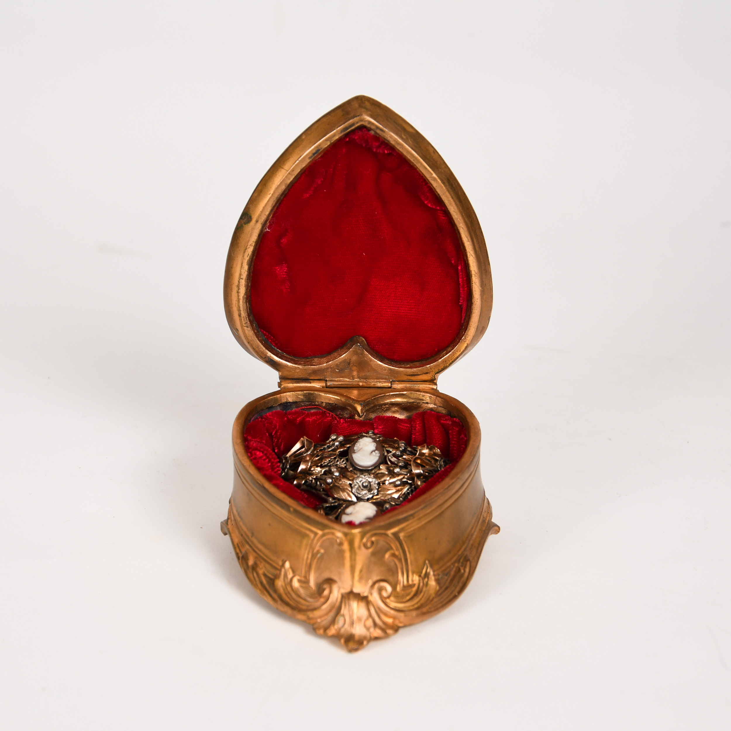Antique Victorian Double Cameo Brooch with Heart Shaped Jewelry Casket - Image 4